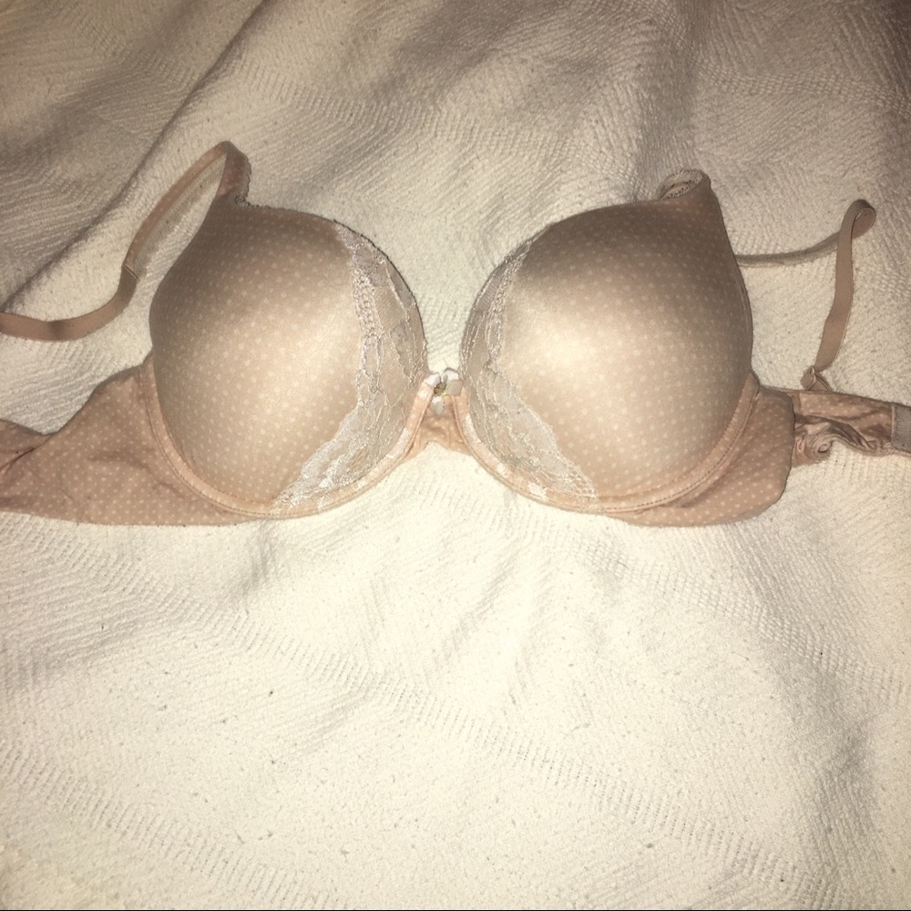 Nude tee shirt bra
